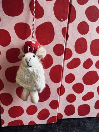 Julgranshänge tovat ulldjur - mus med svamphatt