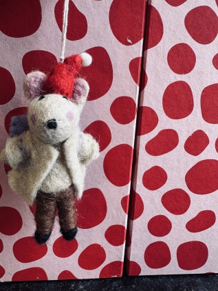 Julgranshänge tovat ulldjur -upptäcksnisse