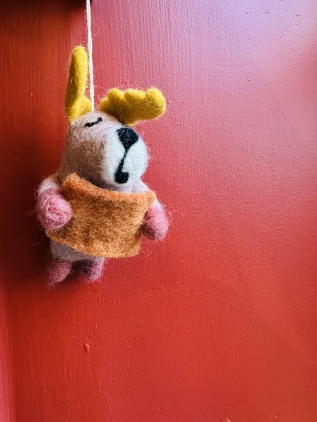 Julgranshänge tovat ulldjur - älg