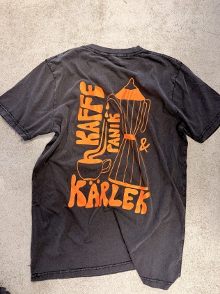 Ekologisk unisex t shirt kaffepanik orange 