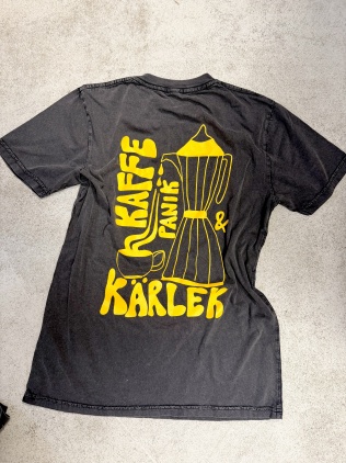 Ekologisk unisex T-shirt kaffepanik gul