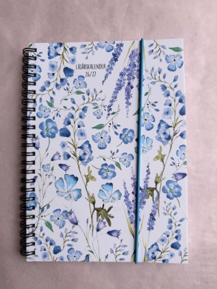 Handkalender läsår 26/27 - blå blommor 