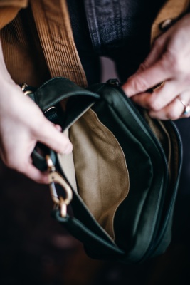 Ekologisk midjeväska- olivgrön 