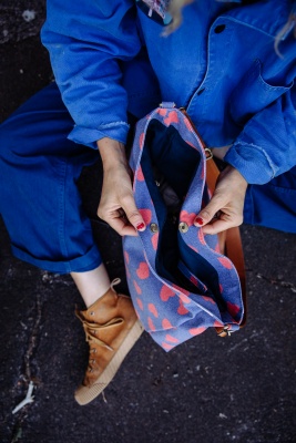 Ekologisk axelremsväska- blårutig