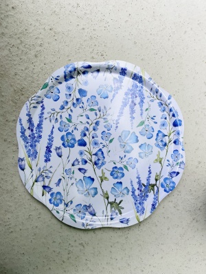 Blå blommor träbricka