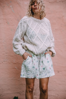 Linneshorts med resår och fickor - sommarblomma XL