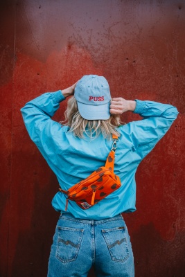 Ekologisk midjeväska - orange med bruna hjärtan 