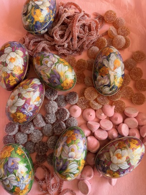 1 st plåtägg utan godis - vårblommor 