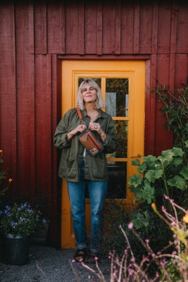 Ekologisk midjeväska - kolabrun/grå/röd 