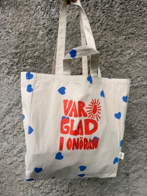 Ekologisk tygpåse med blå hjärtan - var glad i onödan 