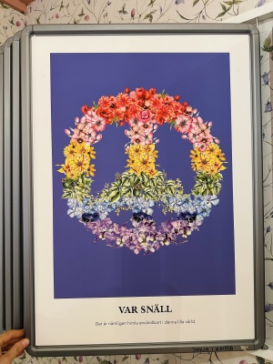 Var snäll - print 50*70 lila 